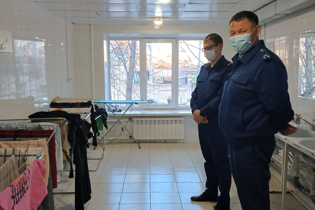 Школьников из Лисичанска навестил городской прокурор Школьников из Лисичанска навестил городской прокурор