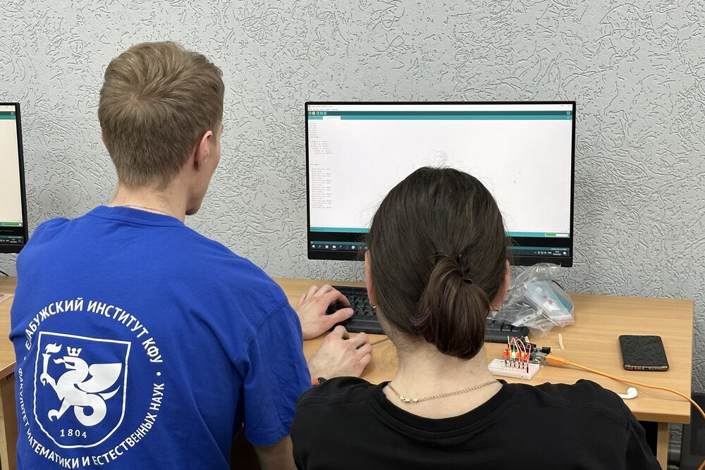 В воскресенье, 2 апреля, в Елабужском институте КФУ для школьников из Лисичанска были проведены мастер-классы от отделения математики и естественных наук В воскресенье, 2 апреля, в Елабужском институте КФУ для школьников из Лисичанска были проведены мастер-классы от отделения математики и естественных наук