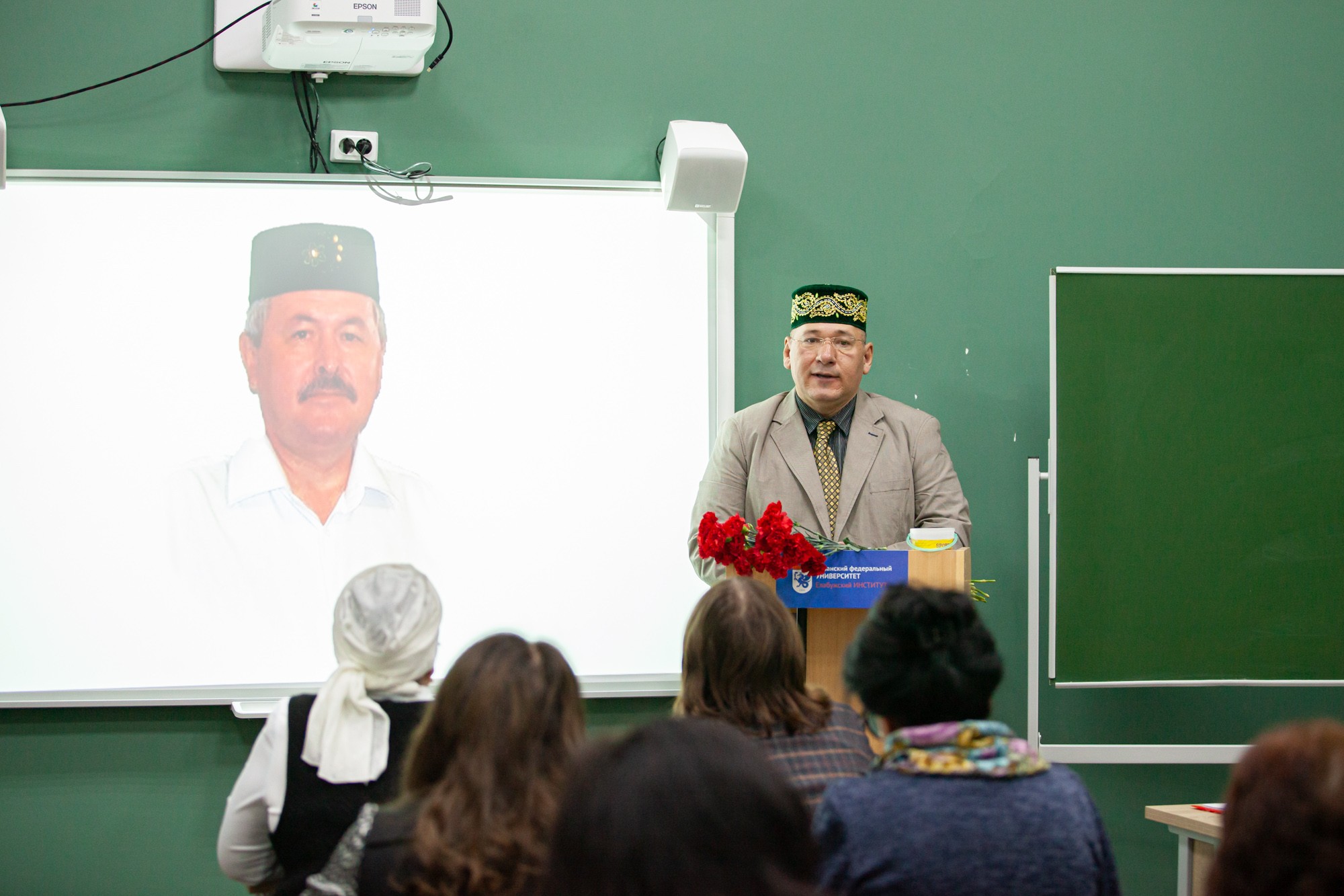 В Елабужском институте КФУ прошла конференция, посвященная наследию Магинур Файзуллиной В Елабужском институте КФУ прошла конференция, посвященная наследию Магинур Файзуллиной