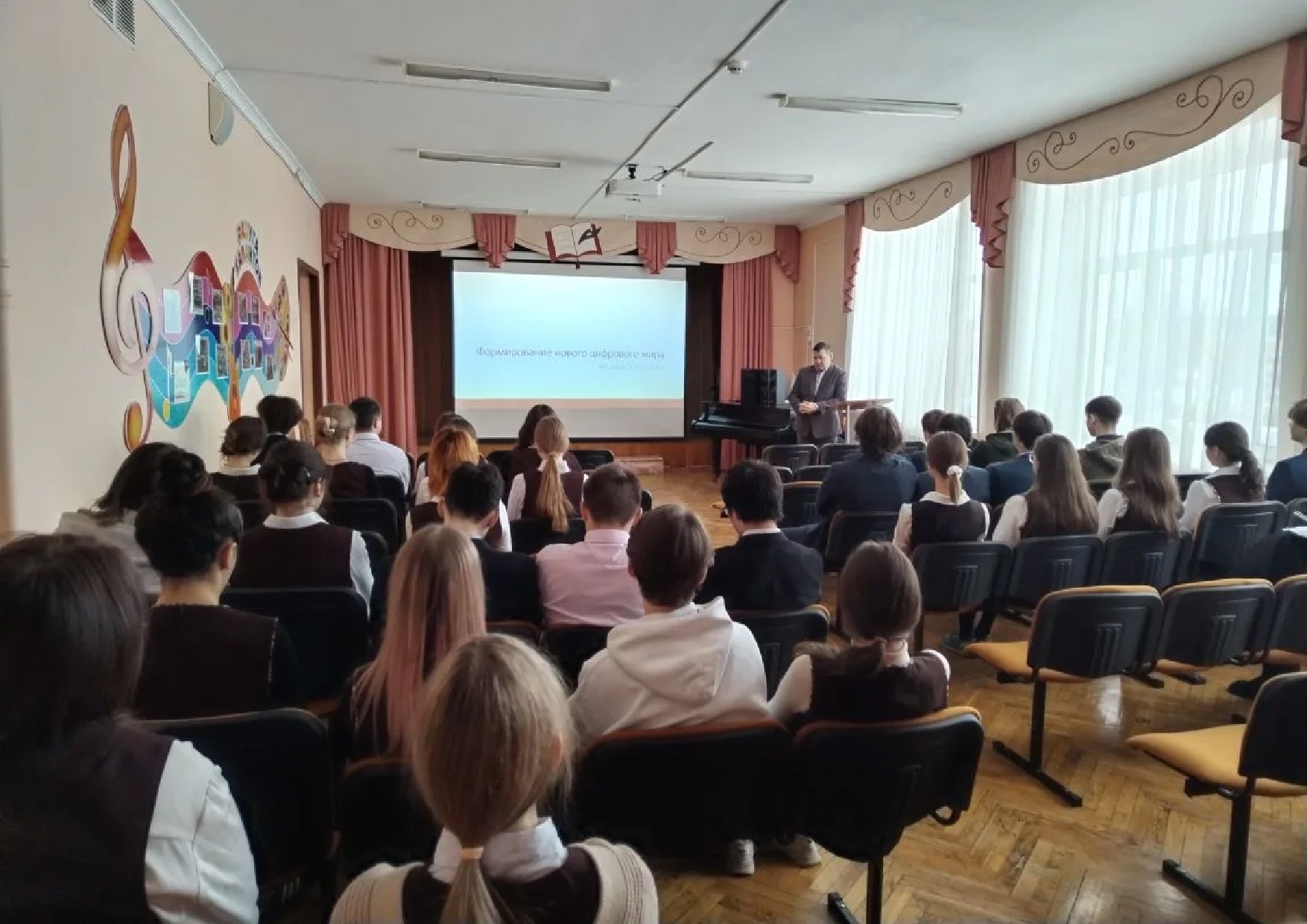 В Елабуге школьникам рассказали о цифровом мире и возможностях КФУ В Елабуге школьникам рассказали о цифровом мире и возможностях КФУ