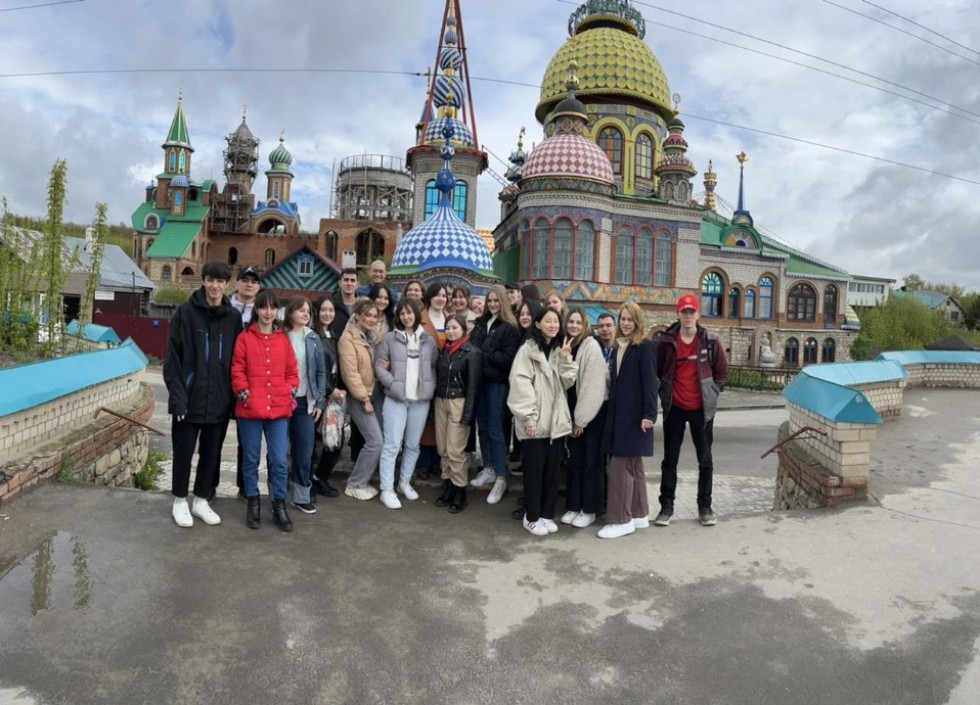 19 мая 2022 года студенты 2 курса совместно с доцентом Шабалиной С.А. 19 мая 2022 года студенты 2 курса совместно с доцентом Шабалиной С.А.