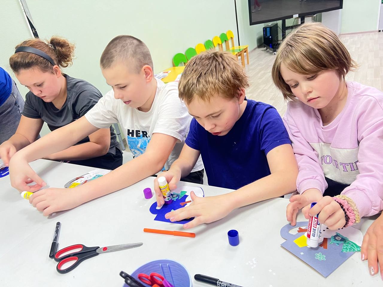 Волонтеры 'Кафедры Добра' Елабужского института КФУ провели творческий мастер-класс для детей с ОВЗ Волонтеры 'Кафедры Добра' Елабужского института КФУ провели творческий мастер-класс для детей с ОВЗ