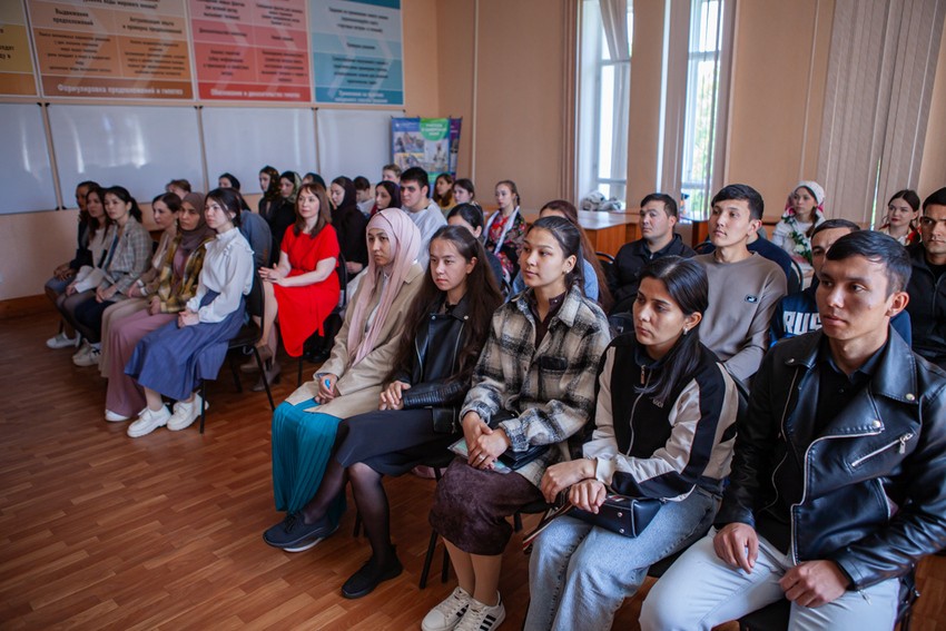 На празднике славянской письменности в Елабужском институте КФУ состоялся диалог культур На празднике славянской письменности в Елабужском институте КФУ состоялся диалог культур