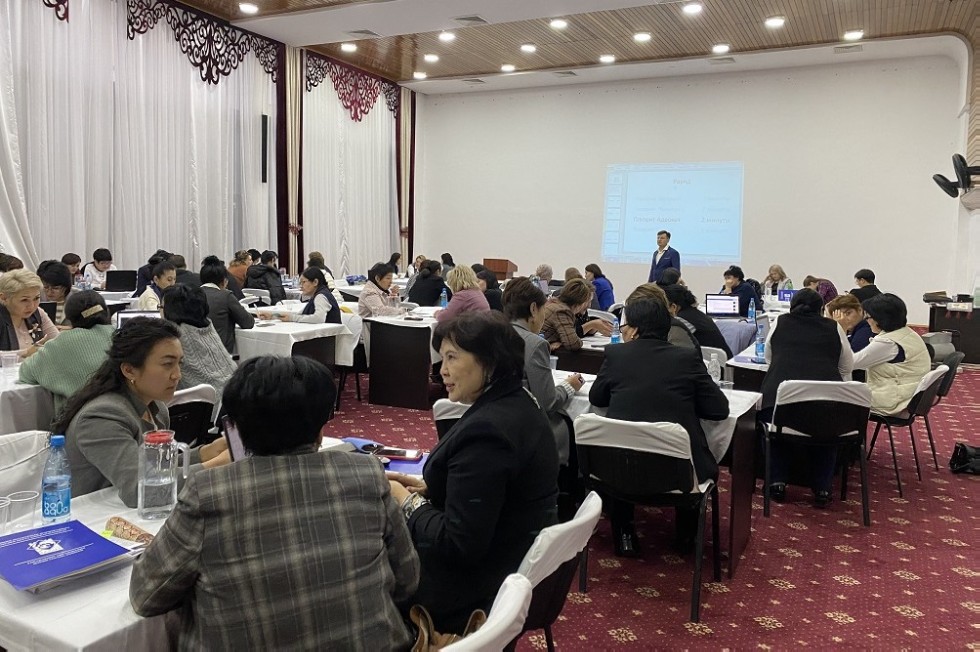 Завершились курсы повышения квалификации 'Теория и практика эффективного менеджмента образовательной организации' для директоров школ г. Бишкека, Республика Кыргызстан Завершились курсы повышения квалификации 'Теория и практика эффективного менеджмента образовательной организации' для директоров школ г. Бишкека, Республика Кыргызстан