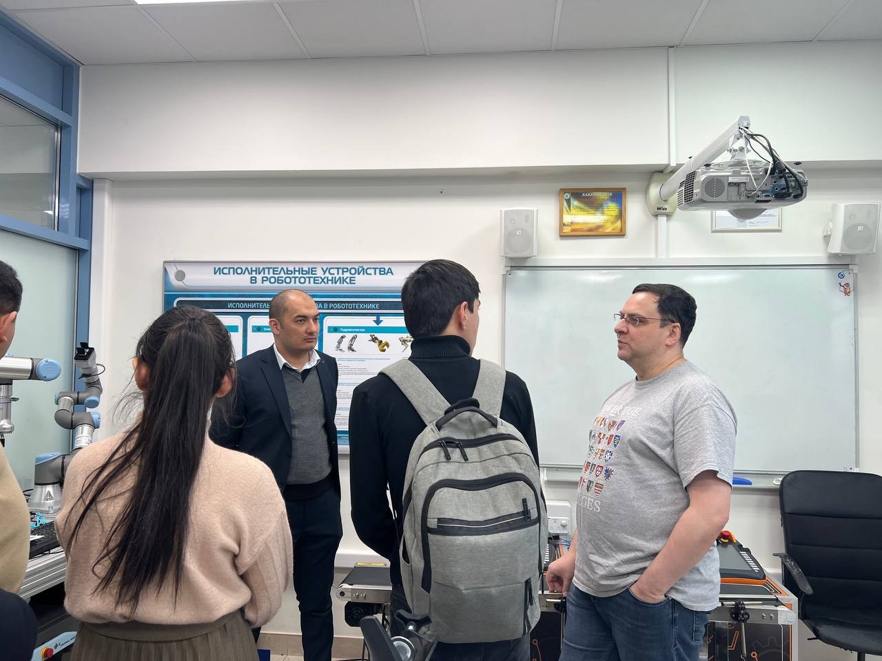 Визит делегации Ургенчского филиала Ташкентского университета информационных технологий имени Мухаммада Аль-Хоразмий Визит делегации Ургенчского филиала Ташкентского университета информационных технологий имени Мухаммада Аль-Хоразмий