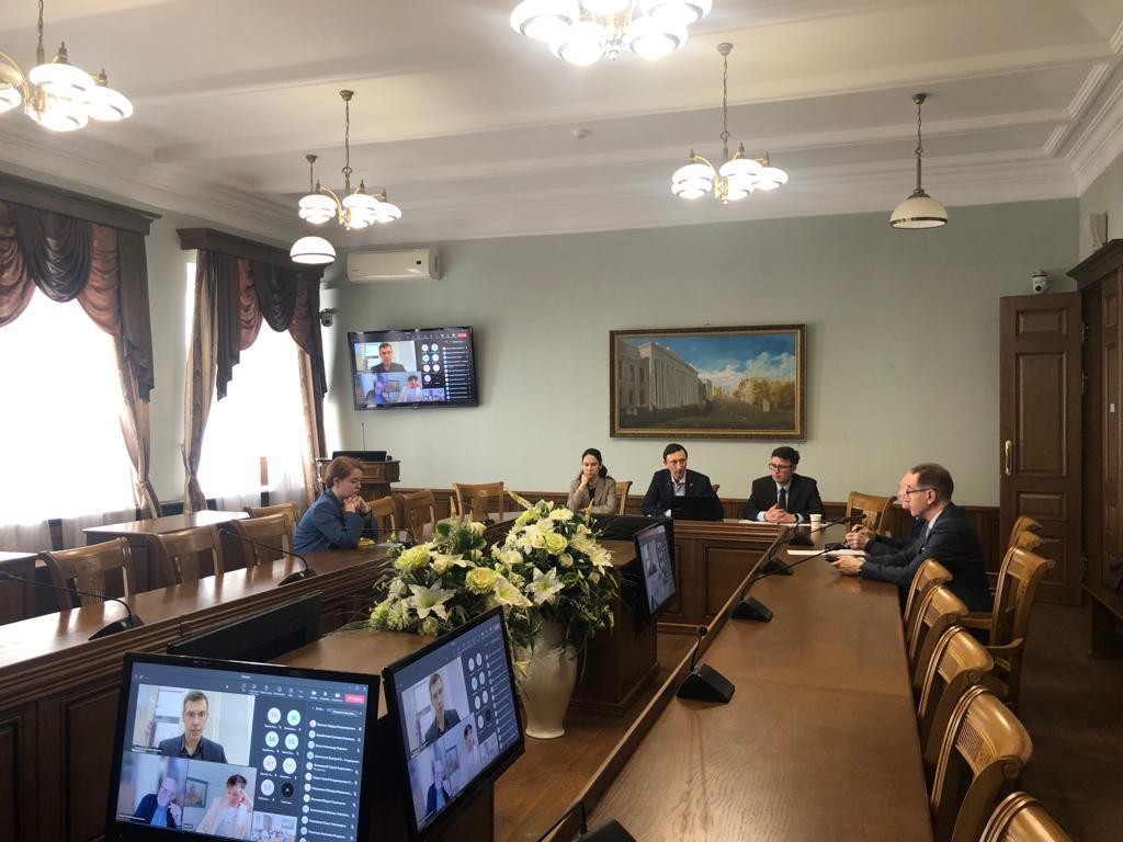 Прошел международный научный круглый стол 'Основные парадигмы в методологии исследования современных правовых систем' Прошел международный научный круглый стол 'Основные парадигмы в методологии исследования современных правовых систем'