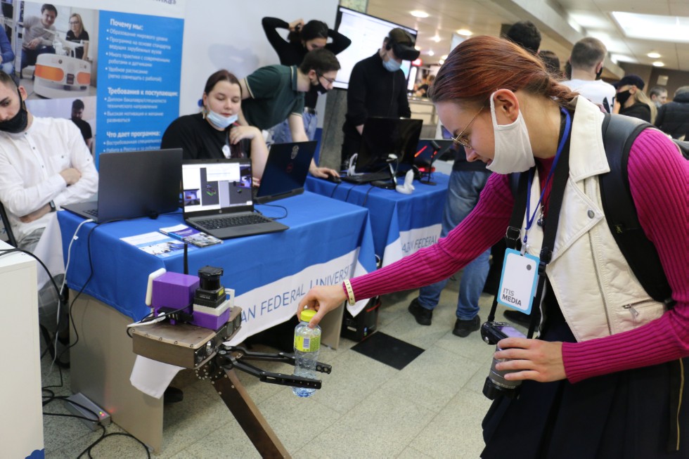 ИТИС анонсировал новые образовательные продукты и другие проекты на фестивале 'Открывая мир науки' ,ИТИС, интеллектуальная робототехника, технологии виртуальной и дополненной реальности, Smart Education Lab