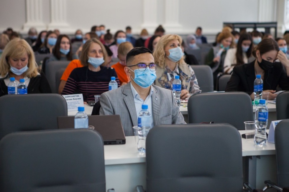 В Елабужском институте КФУ началась Международная научно-практическая конференция 'VIII Махмутовские чтения: Интеграция региональной системы профессионального образования в европейское пространство' В Елабужском институте КФУ началась Международная научно-практическая конференция 'VIII Махмутовские чтения: Интеграция региональной системы профессионального образования в европейское пространство'