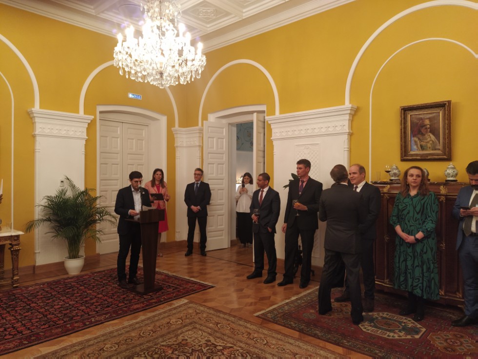 ��� ������ ������� � ������������ �������������� ��� �������������� �����