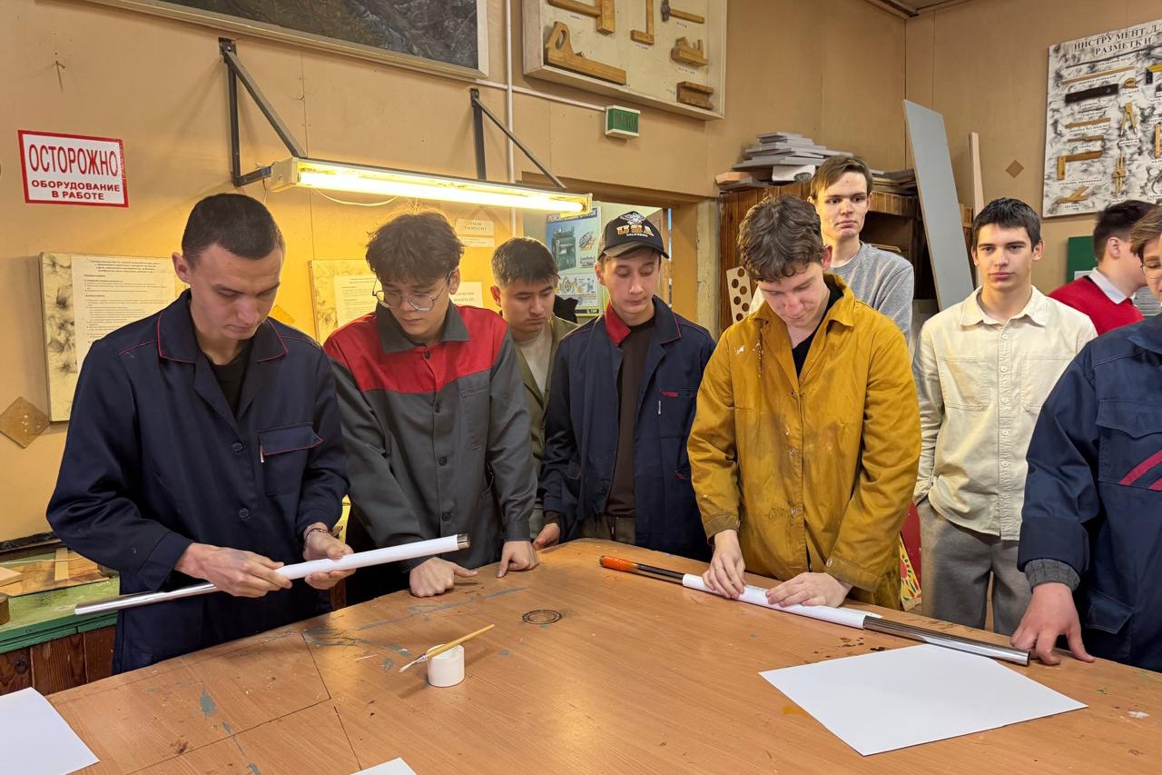 Мастер-класс по конструированию пневматических ракет провели студенты Мастер-класс по конструированию пневматических ракет провели студенты