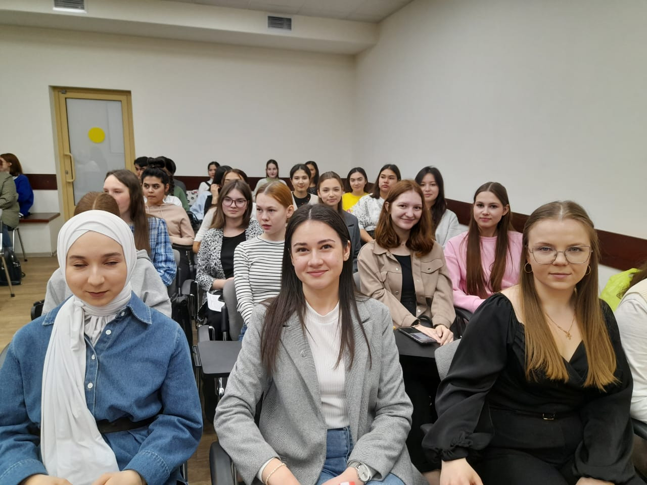 Заседания секций студентов кафедры начального образования на ежегодной научной конференции студентов КФУ Заседания секций студентов кафедры начального образования на ежегодной научной конференции студентов КФУ