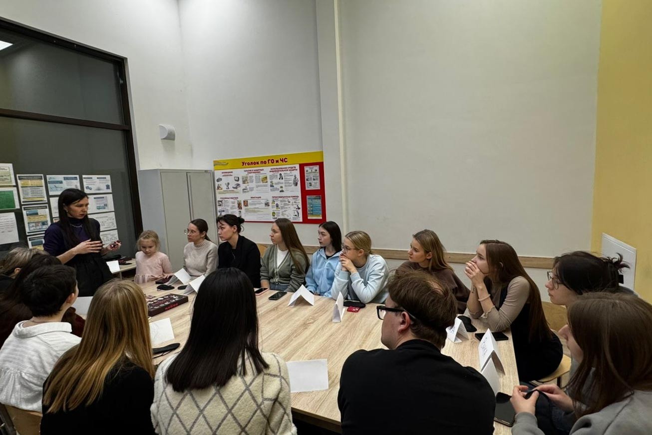 Студенты Елабужского института КФУ сыграли в психологический квиз 'Мафия' Студенты Елабужского института КФУ сыграли в психологический квиз 'Мафия'