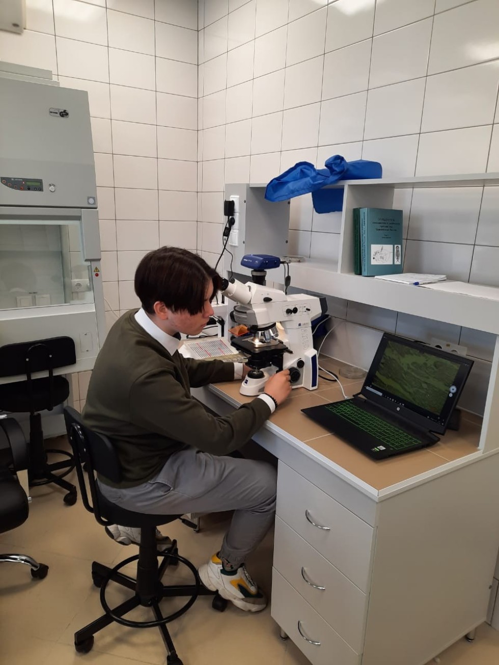 Открытие лаборатории биотехнологии растений в Республиканском центре выявления и поддержки одаренных детей и молодежи РТ по модели Образовательного центра 'Сириус' Открытие лаборатории биотехнологии растений в Республиканском центре выявления и поддержки одаренных детей и молодежи РТ по модели Образовательного центра 'Сириус'