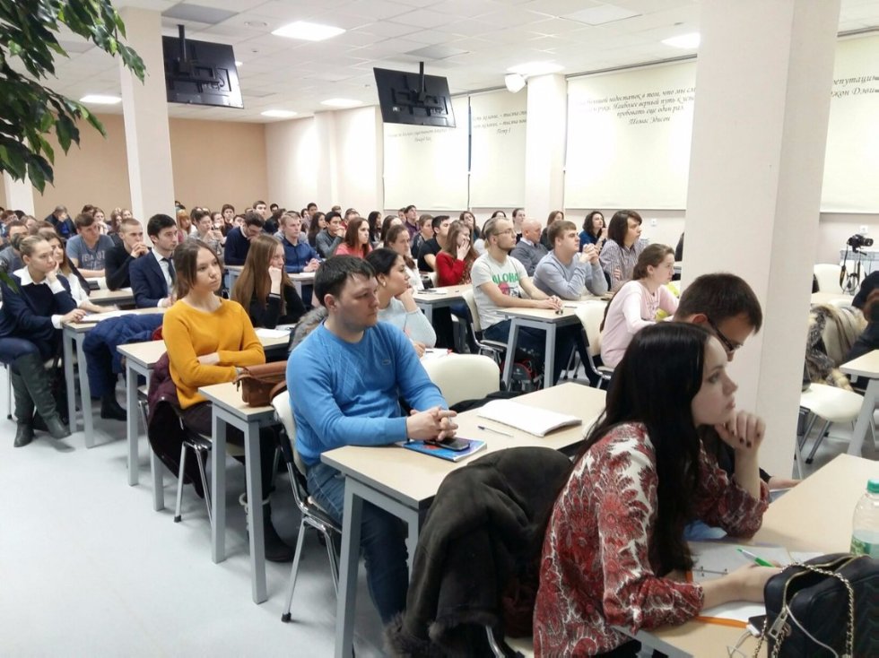 3 марта 2016 года в Центре Магистратуры Института управления, экономики и финансов КФУ прошла открытая лекция профессора Коха Игоря Анатольевича и профессора Галлямовой Динары Хамитовны, посвященная перспективам развития мировой экономики. 3 марта 2016 года в Центре Магистратуры Института управления, экономики и финансов КФУ прошла открытая лекция профессора Коха Игоря Анатольевича и профессора Галлямовой Динары Хамитовны, посвященная перспективам развития мировой экономики.