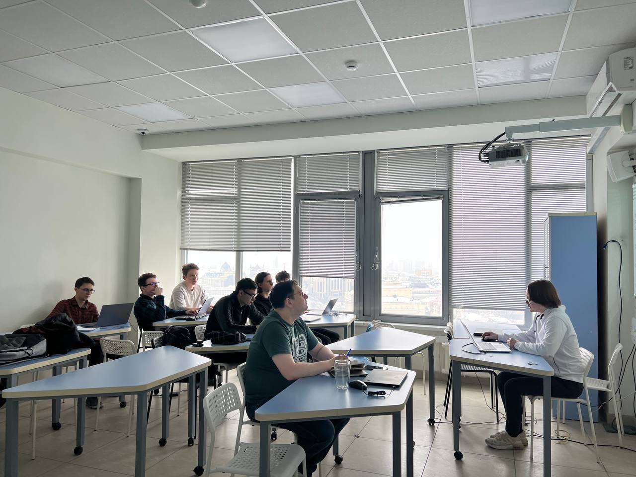 Сотрудники Лаборатории Интеллектуальных Робототехнических Систем выступили с научными докладами на Общеуниверситетской итоговой научной конференции 2023 Сотрудники Лаборатории Интеллектуальных Робототехнических Систем выступили с научными докладами на Общеуниверситетской итоговой научной конференции 2023