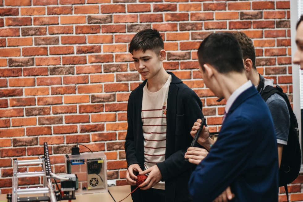 ����� ��������� ���� ������������� 