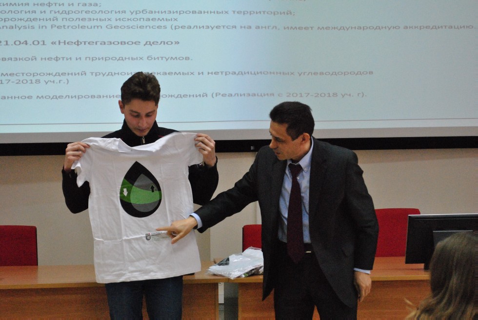 ������� �������� Schlumberger �� ���������� � ������ ������