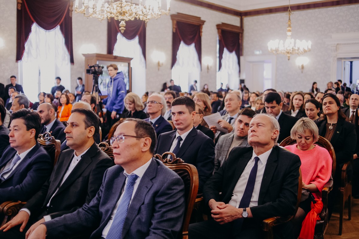 Константин Могилевский: 'КФУ ? один из лидирующих университетов по подготовке историков' Константин Могилевский: 'КФУ ? один из лидирующих университетов по подготовке историков'