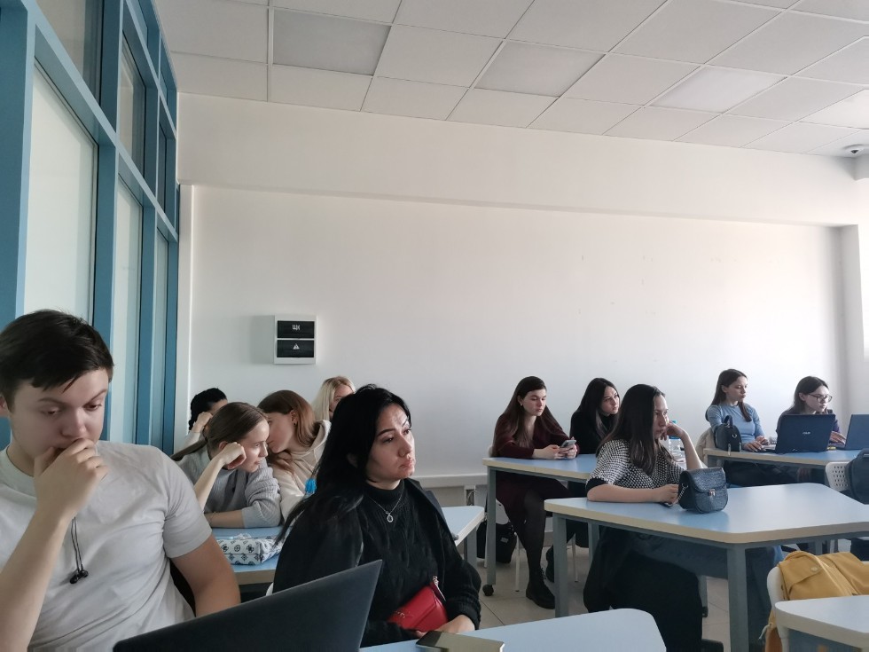 Студенты-социологи приняли участие в обсуждении исследования деятельности волонтеров финансового просвещения Студенты-социологи приняли участие в обсуждении исследования деятельности волонтеров финансового просвещения