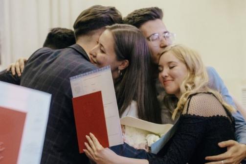 Состоялось торжественное вручение дипломов выпускникам бакалавриата по направлению Состоялось торжественное вручение дипломов выпускникам бакалавриата по направлению