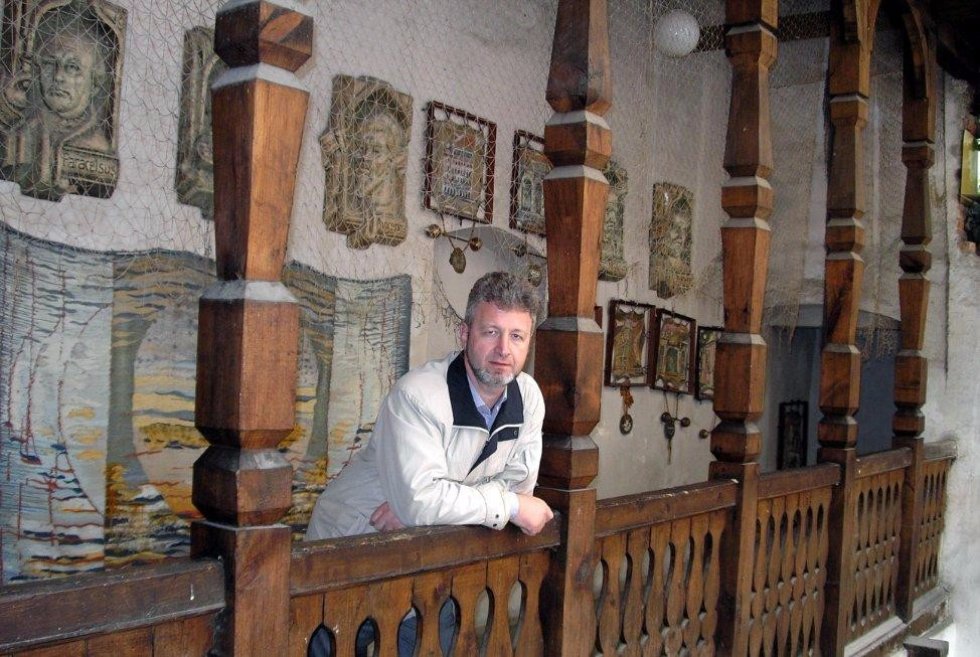 Heraldist Grigory Bushkanets: 'New Kazan University Logo Is Readable and Universally Comprehensible' Heraldist Grigory Bushkanets: 'New Kazan University Logo Is Readable and Universally Comprehensible'