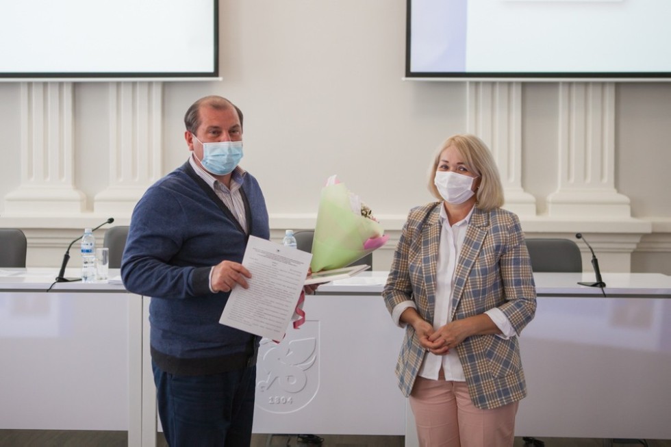 Ilshat Gafurov opened the presentation of Student Scientific Classes at the Elabuga Institute