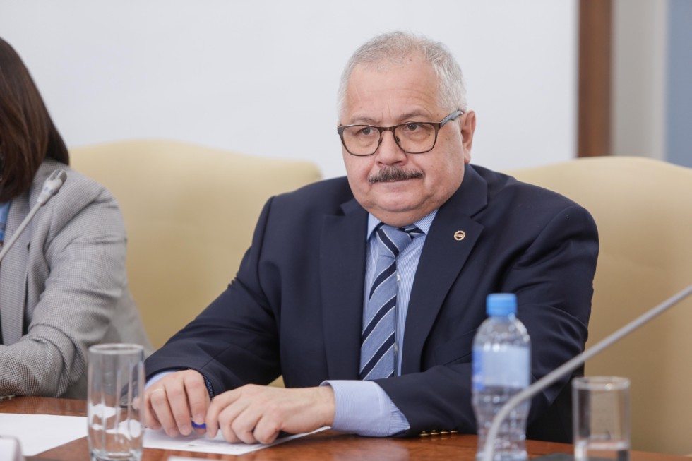 Rector Ilshat Gafurov met with representatives of Mitsubishi Electric