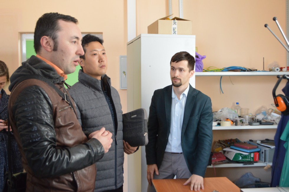 ��������� �������� WEIDONG CLOUD EDUCATION GROUP �������� ���������� �������� ���