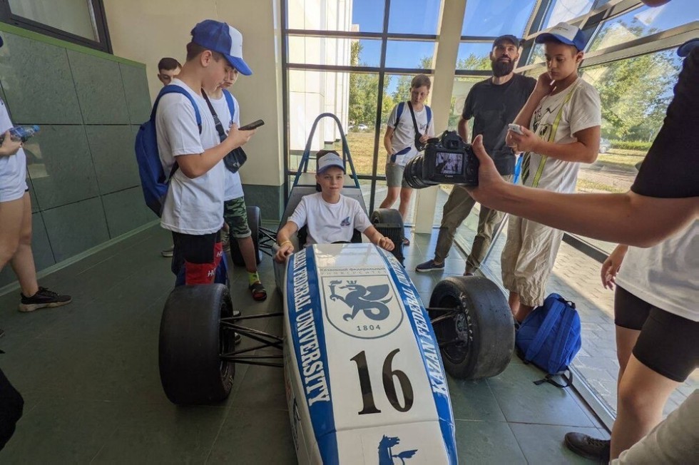 Университетская смена 'Вместе ? целая страна' отправилась в Набережные Челны Университетская смена 'Вместе ? целая страна' отправилась в Набережные Челны