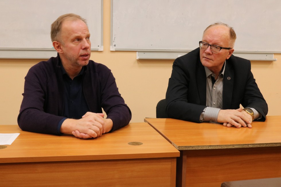 � ������ � ���� - ������ �����, �������� ������ ���������������� � �������������� ������������ � ����������, ���������� �������� ��������� ��������� � ��������������� ������ ��� ���������� ��