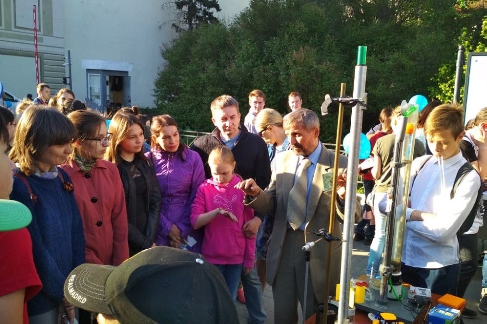 Преподаватели и студенты Елабужского института КФУ приняли участие в проекте 'РRО-Наука в КФУ' Преподаватели и студенты Елабужского института КФУ приняли участие в проекте 'РRО-Наука в КФУ'