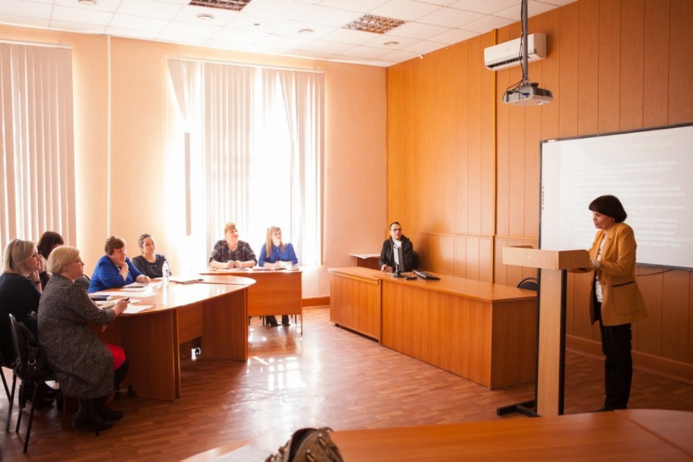 Всероссийский научно-методический семинар 'Инновации и традиции в современном школьном образовании: теория и практика' Всероссийский научно-методический семинар 'Инновации и традиции в современном школьном образовании: теория и практика'