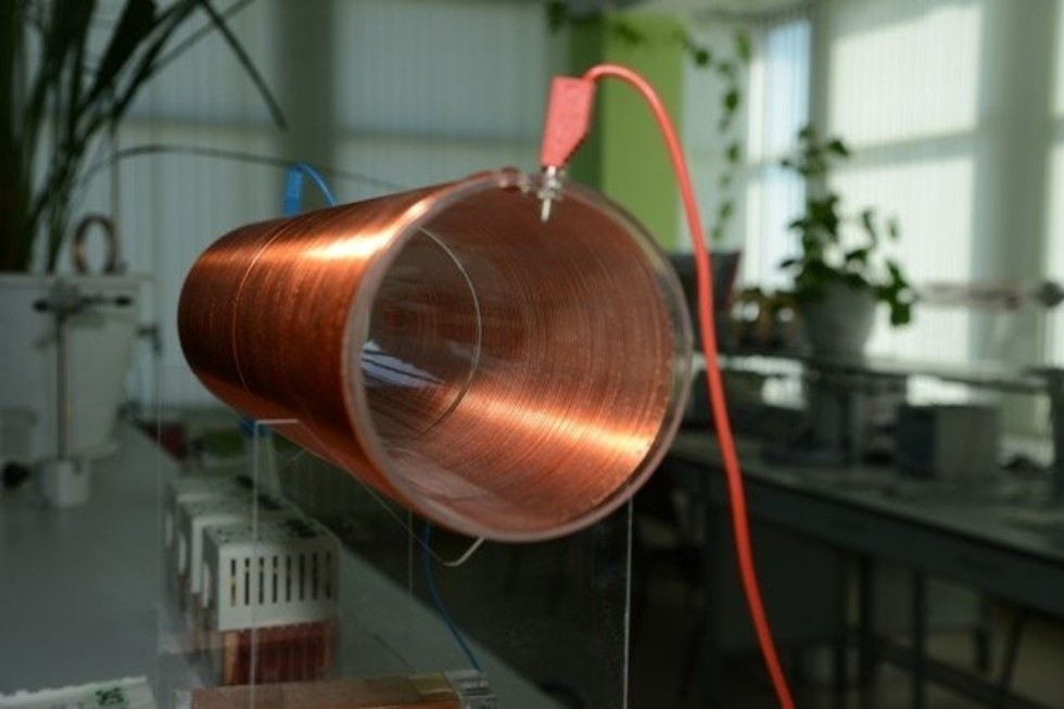 Practice on electricity and magnetism (laboratories �� 606, 607)