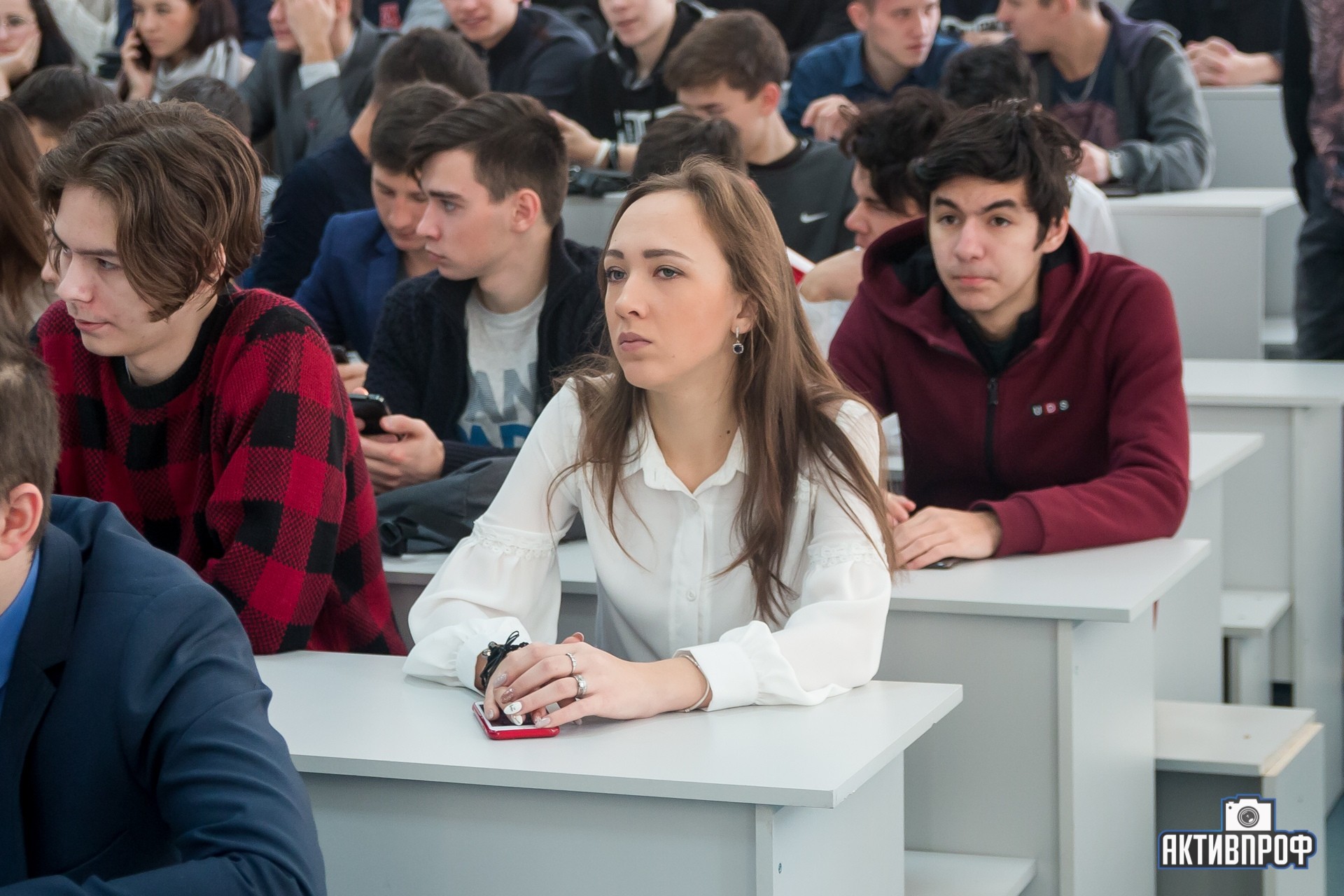 XI ������� ������'