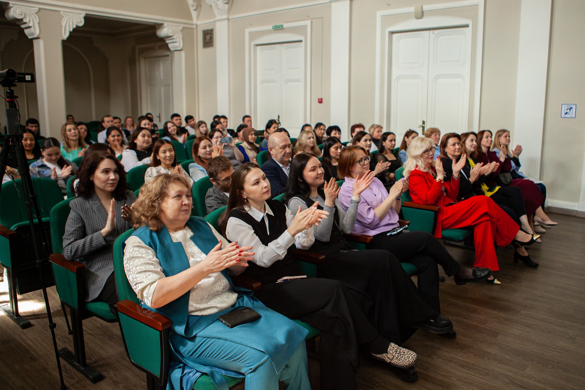 Последний звонок прозвенел на двух отделениях Елабужского института КФУ Последний звонок прозвенел на двух отделениях Елабужского института КФУ