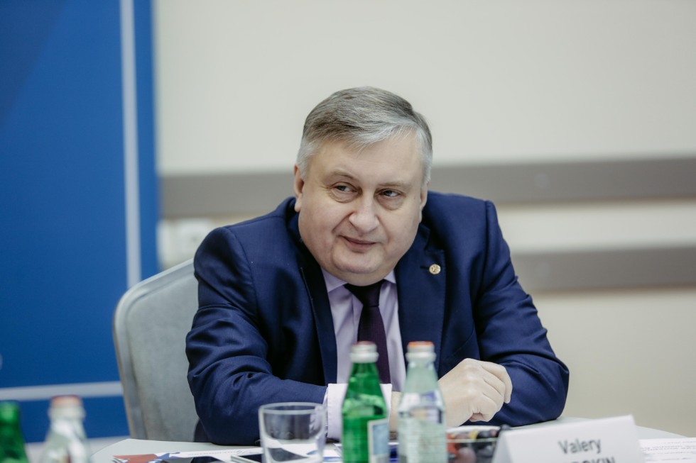 Sixth meeting of the Advisory Board of the Higher School Business Sixth meeting of the Advisory Board of the Higher School Business