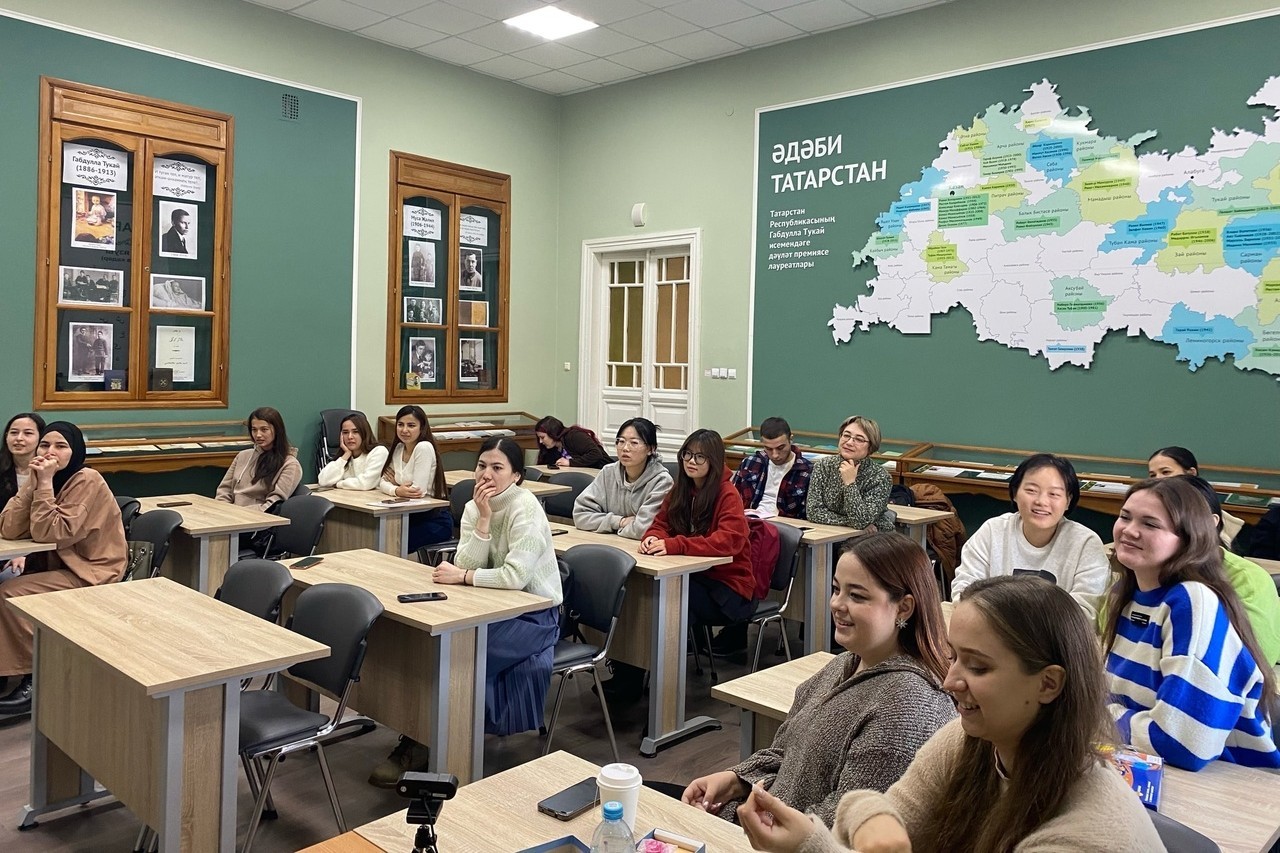 Состоялась встреча в клубе для иностранных студентов 'О русском на русском интересно' Елабужского института КФУ Состоялась встреча в клубе для иностранных студентов 'О русском на русском интересно' Елабужского института КФУ