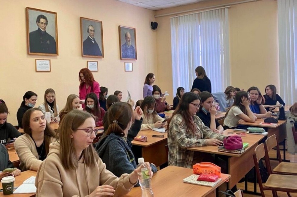 Студенты Елабужского института решают проблему низкого читательского интереса у детей Студенты Елабужского института решают проблему низкого читательского интереса у детей