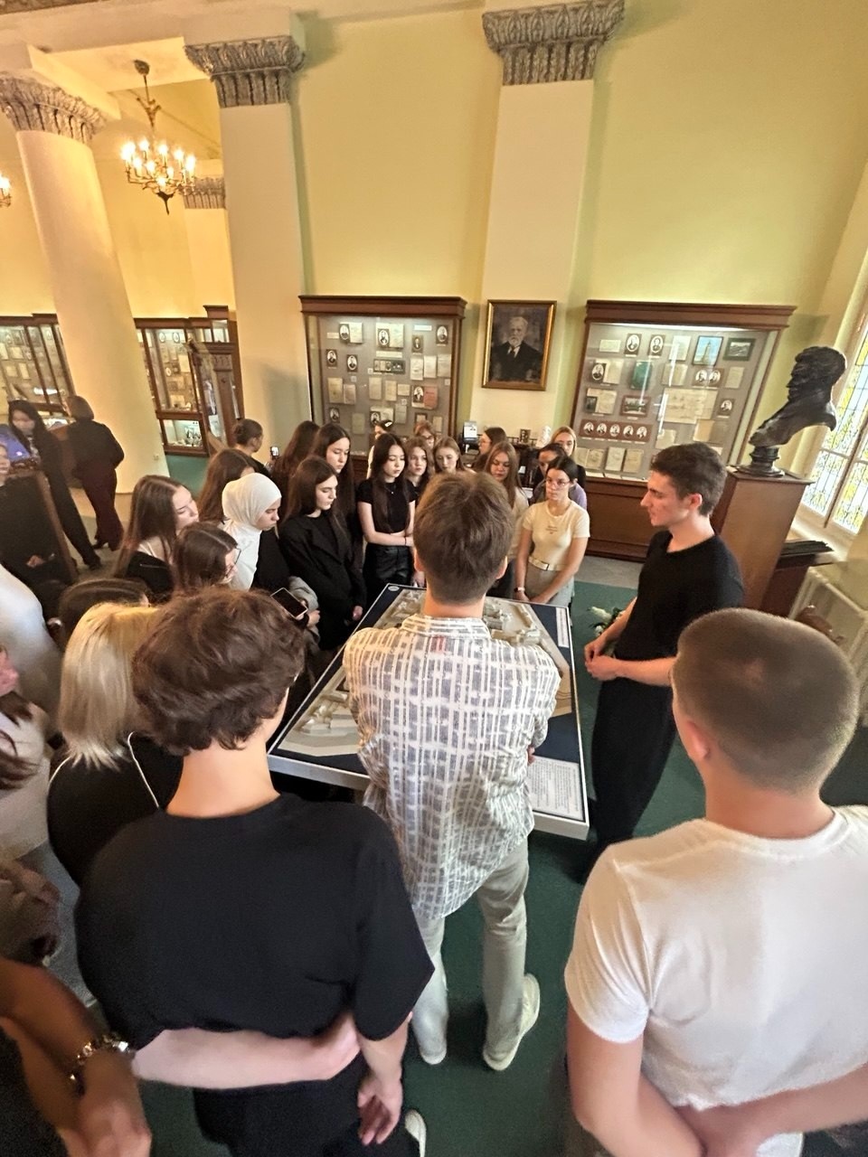 Первый шаг в большую жизнь: первокурсники КФУ открыли для себя мир Казанского федерального университета Первый шаг в большую жизнь: первокурсники КФУ открыли для себя мир Казанского федерального университета