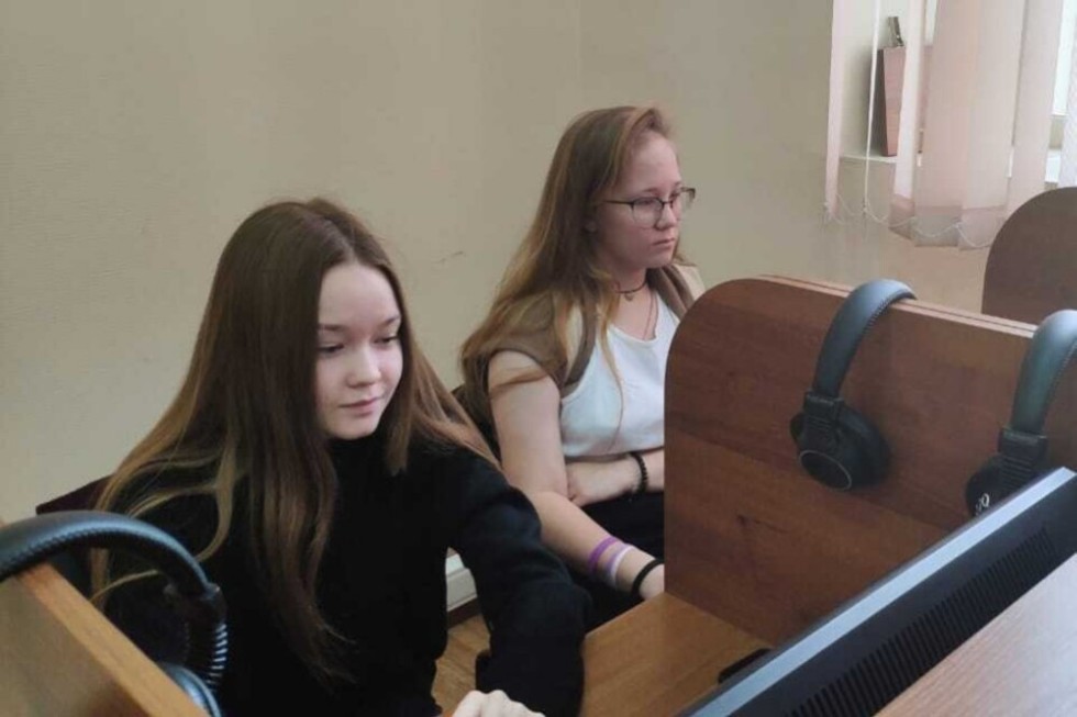 Студенты отделения математики и естественных наук приняли участие в ИТ-диктанте и квесте 'Жизнь в стиле ай-ти', посвященным Дню программиста Студенты отделения математики и естественных наук приняли участие в ИТ-диктанте и квесте 'Жизнь в стиле ай-ти', посвященным Дню программиста