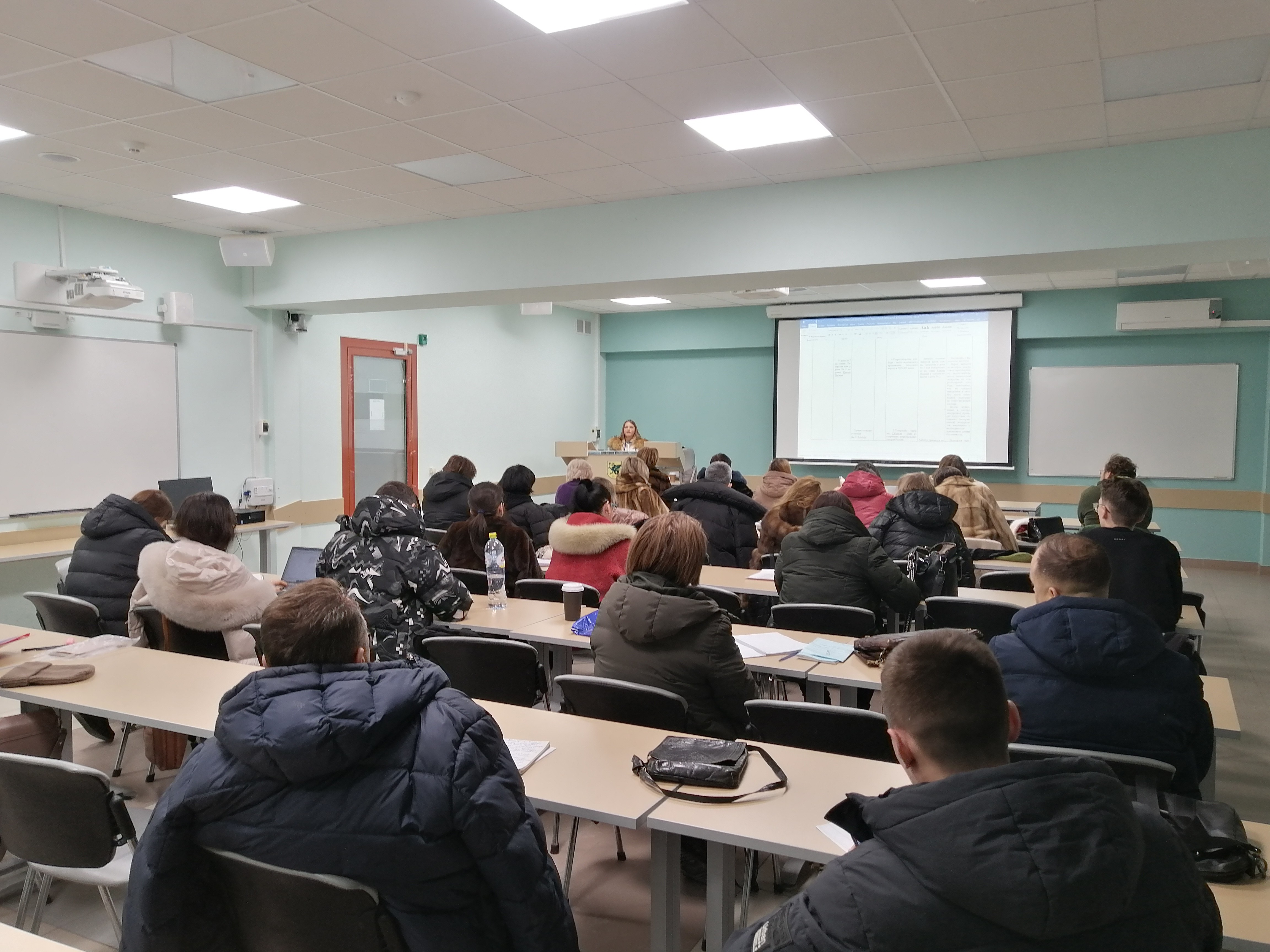 В Центре развития компетенций UNIVERSUM+ ИМО завершились практические занятия по освоению методики подготовки и проведения городской автобусной экскурсии. В Центре развития компетенций UNIVERSUM+ ИМО завершились практические занятия по освоению методики подготовки и проведения городской автобусной экскурсии.