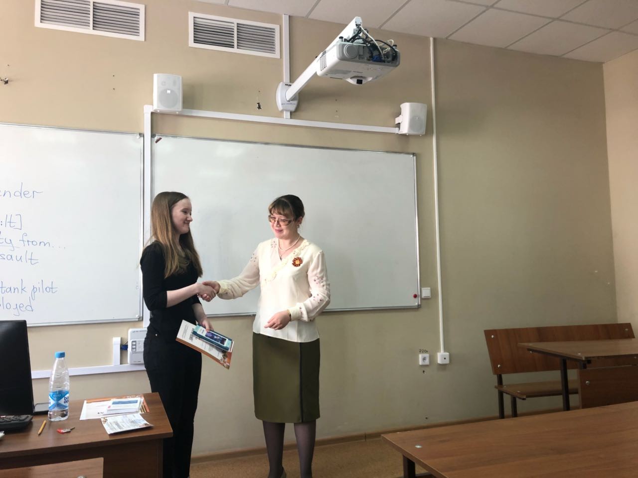 Эх, путь-дорожка фронтовая! Не страшен нам военный перевод! Эх, путь-дорожка фронтовая! Не страшен нам военный перевод!