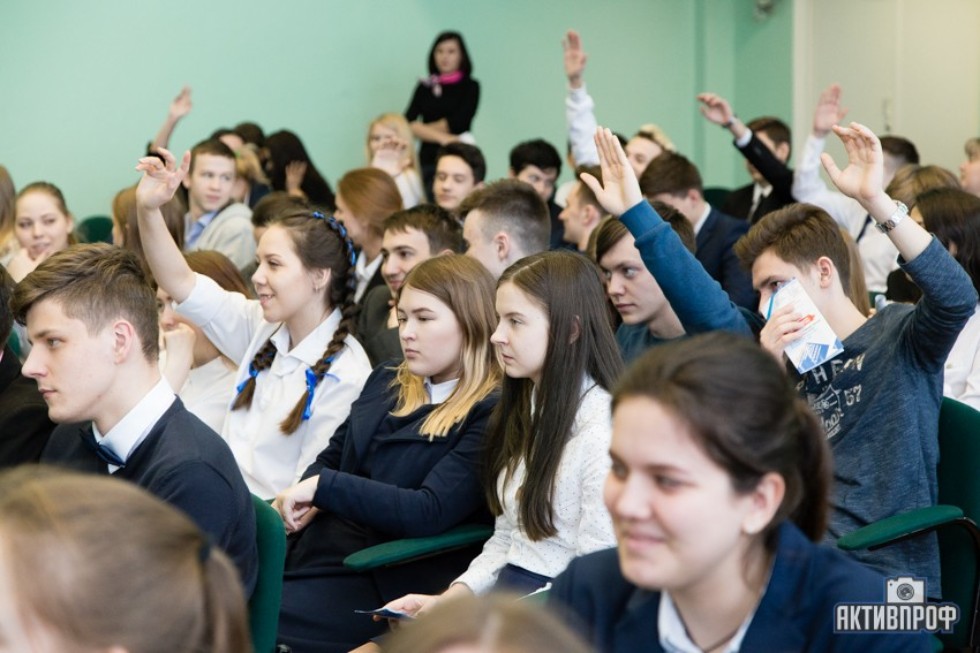 Двери Набережночелнинского института КФУ открыты для школ Нижнекамска Двери Набережночелнинского института КФУ открыты для школ Нижнекамска