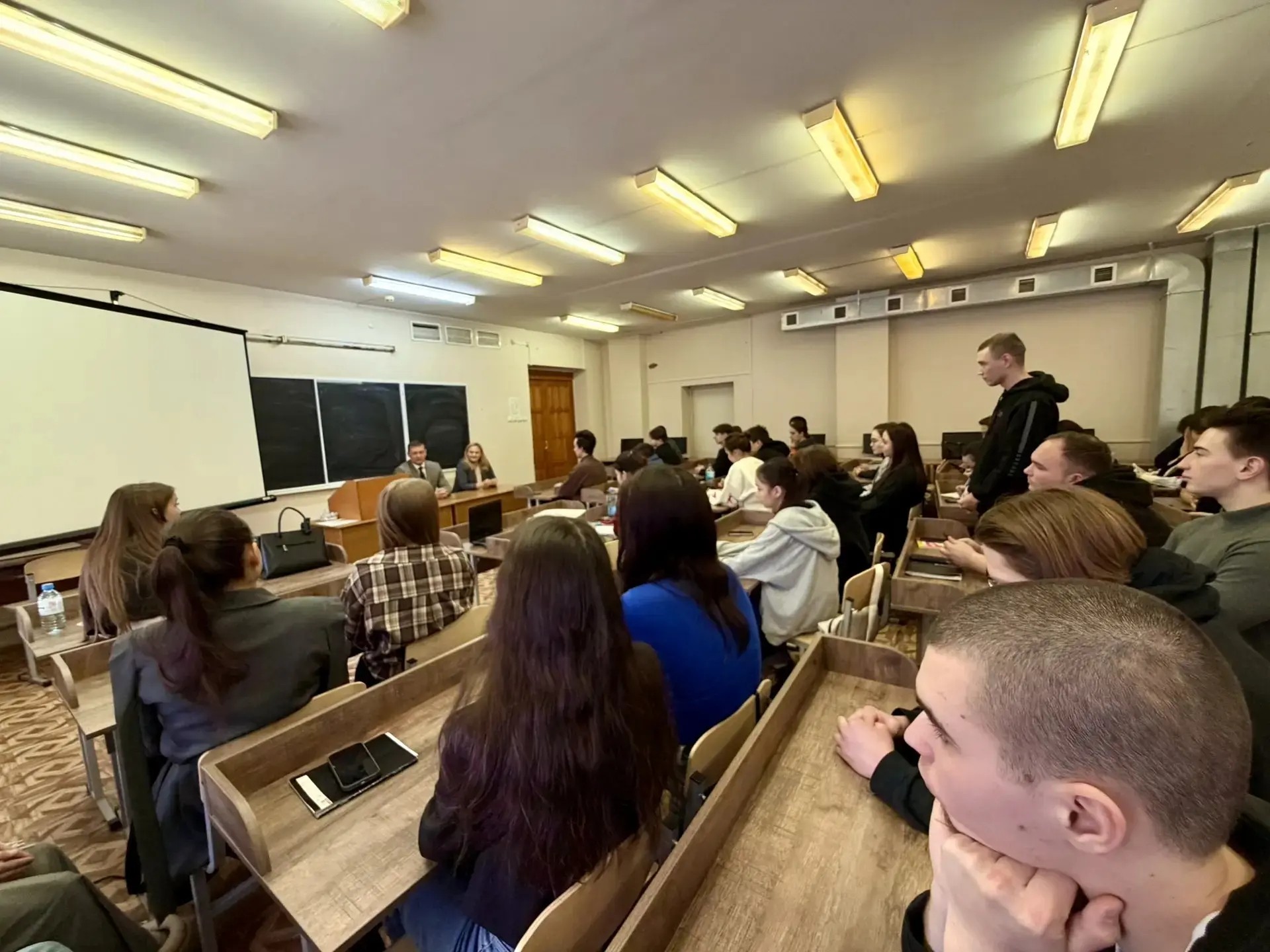 В гостях у будущих юристов В гостях у будущих юристов