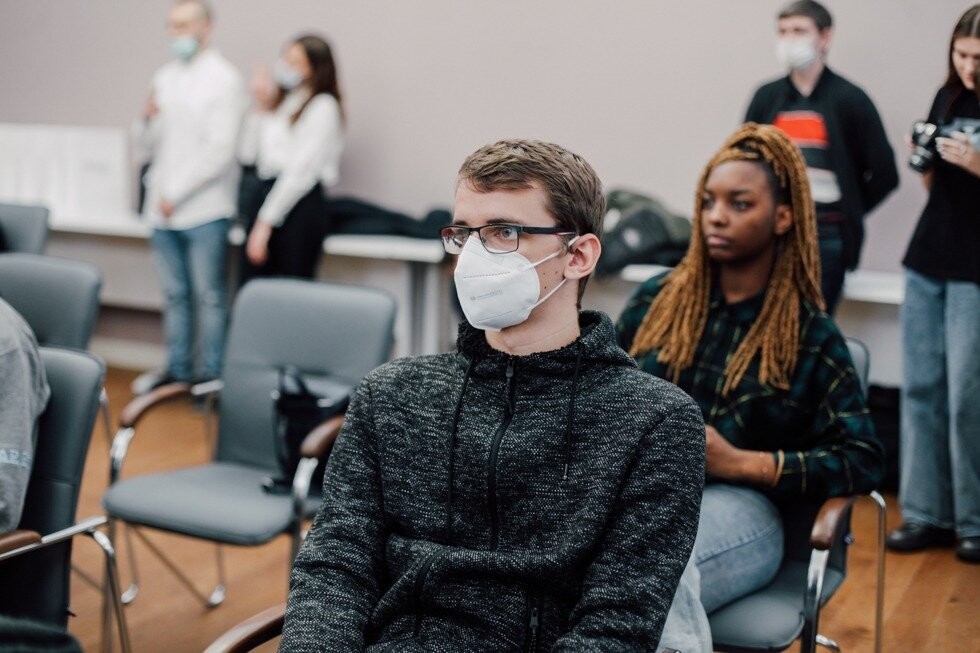 Институт международных отношений совместно с СНК Институт международных отношений совместно с СНК