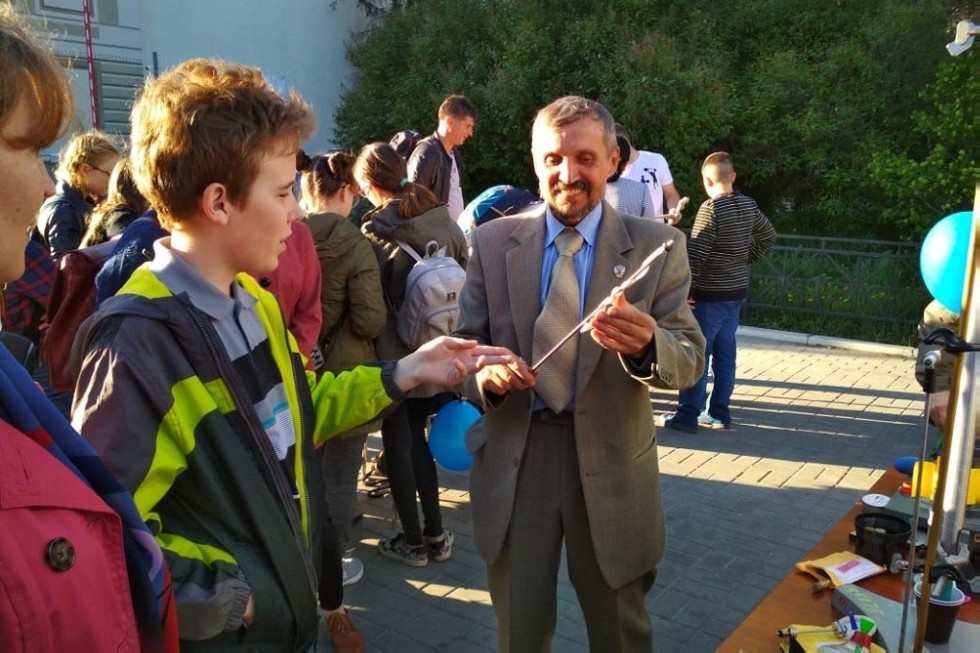 Преподаватели и студенты Елабужского института КФУ приняли участие в проекте 'РRО-Наука в КФУ' Преподаватели и студенты Елабужского института КФУ приняли участие в проекте 'РRО-Наука в КФУ'