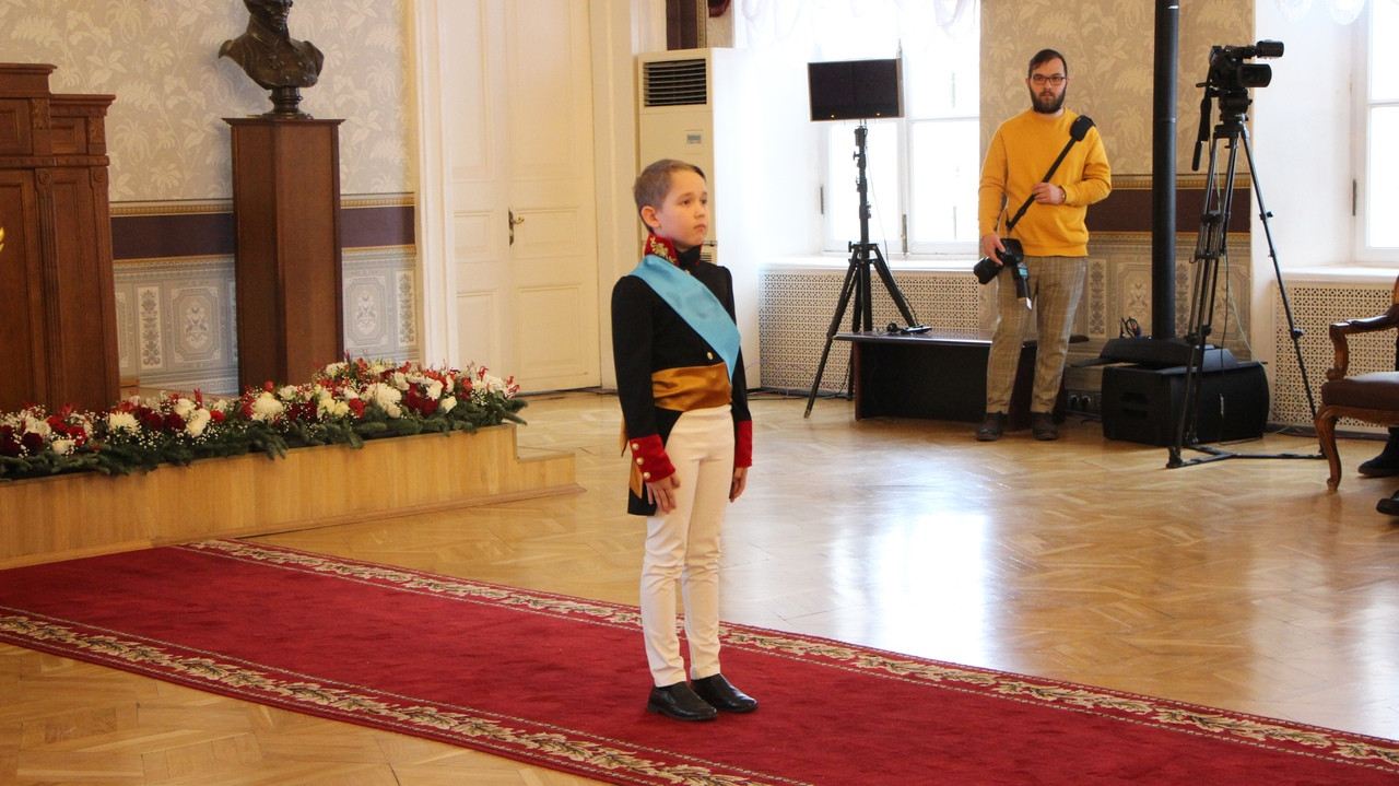 Детский театр КФУ 'Радуга' принимает участие в конкурсе 'Золотая маска' Детский театр КФУ 'Радуга' принимает участие в конкурсе 'Золотая маска'