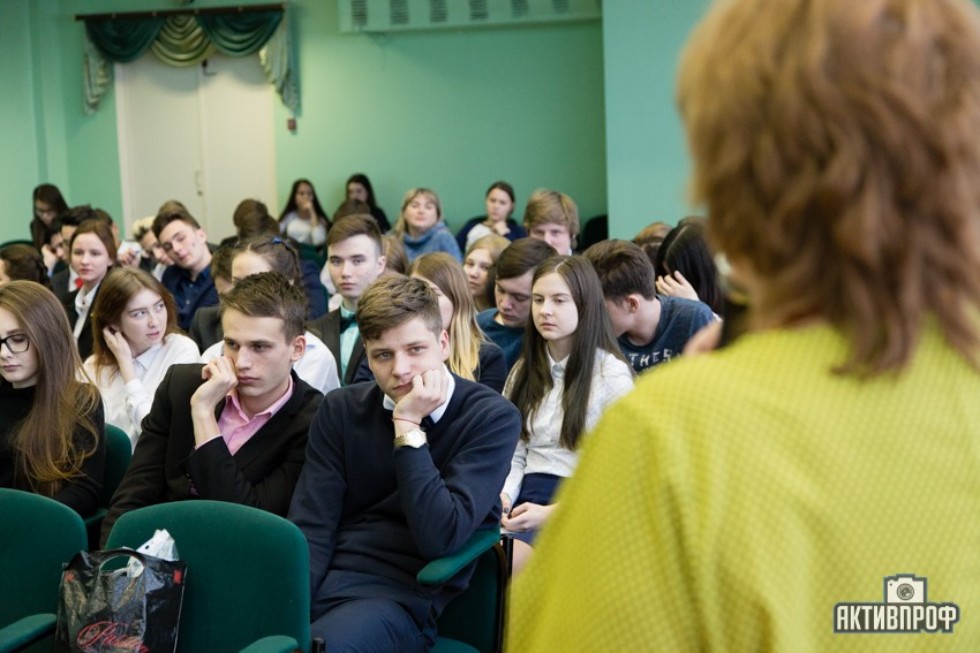 Двери Набережночелнинского института КФУ открыты для школ Нижнекамска Двери Набережночелнинского института КФУ открыты для школ Нижнекамска