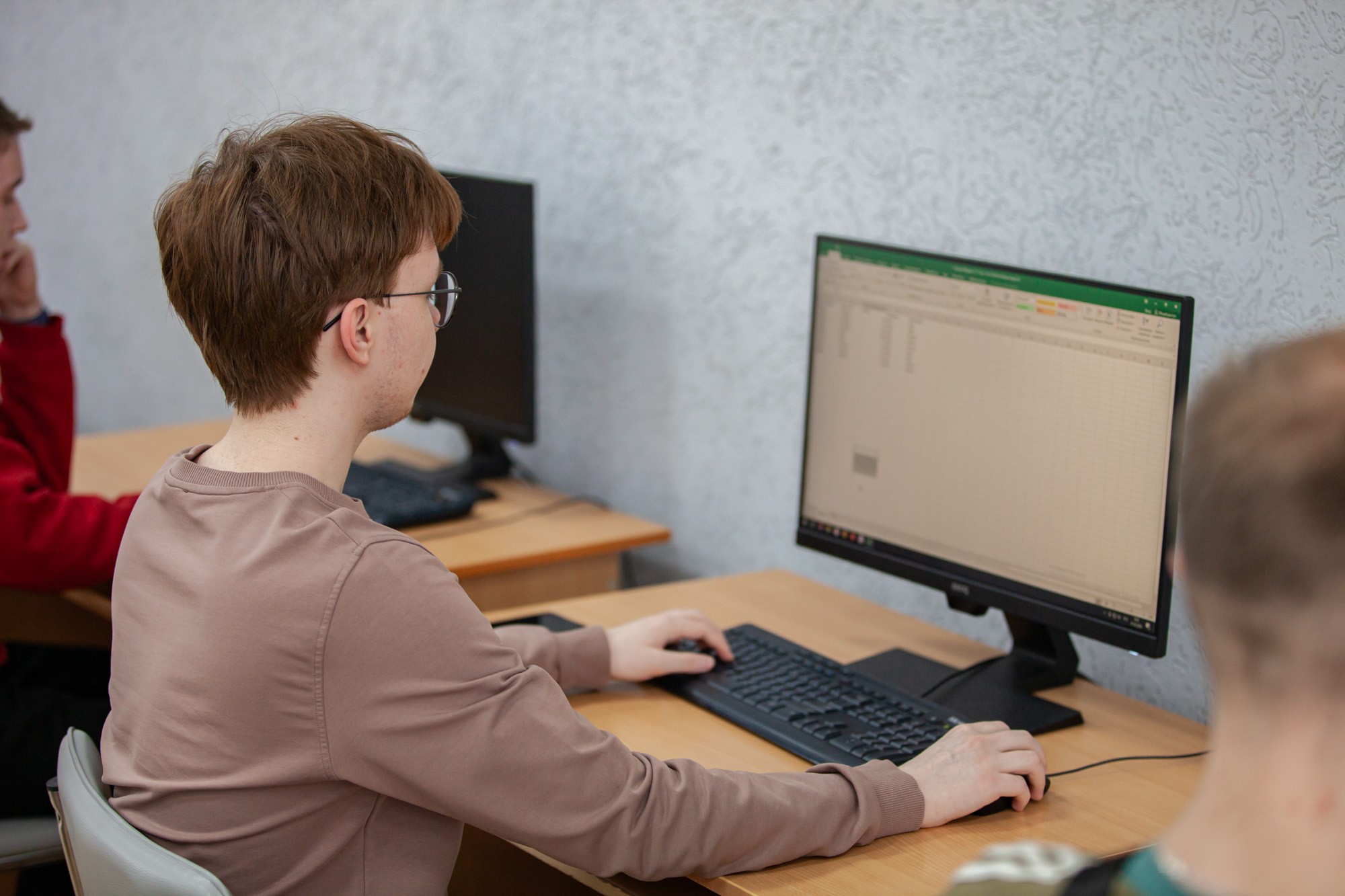 Абитуриенту: твой путь в ИТ начинается здесь Абитуриенту: твой путь в ИТ начинается здесь