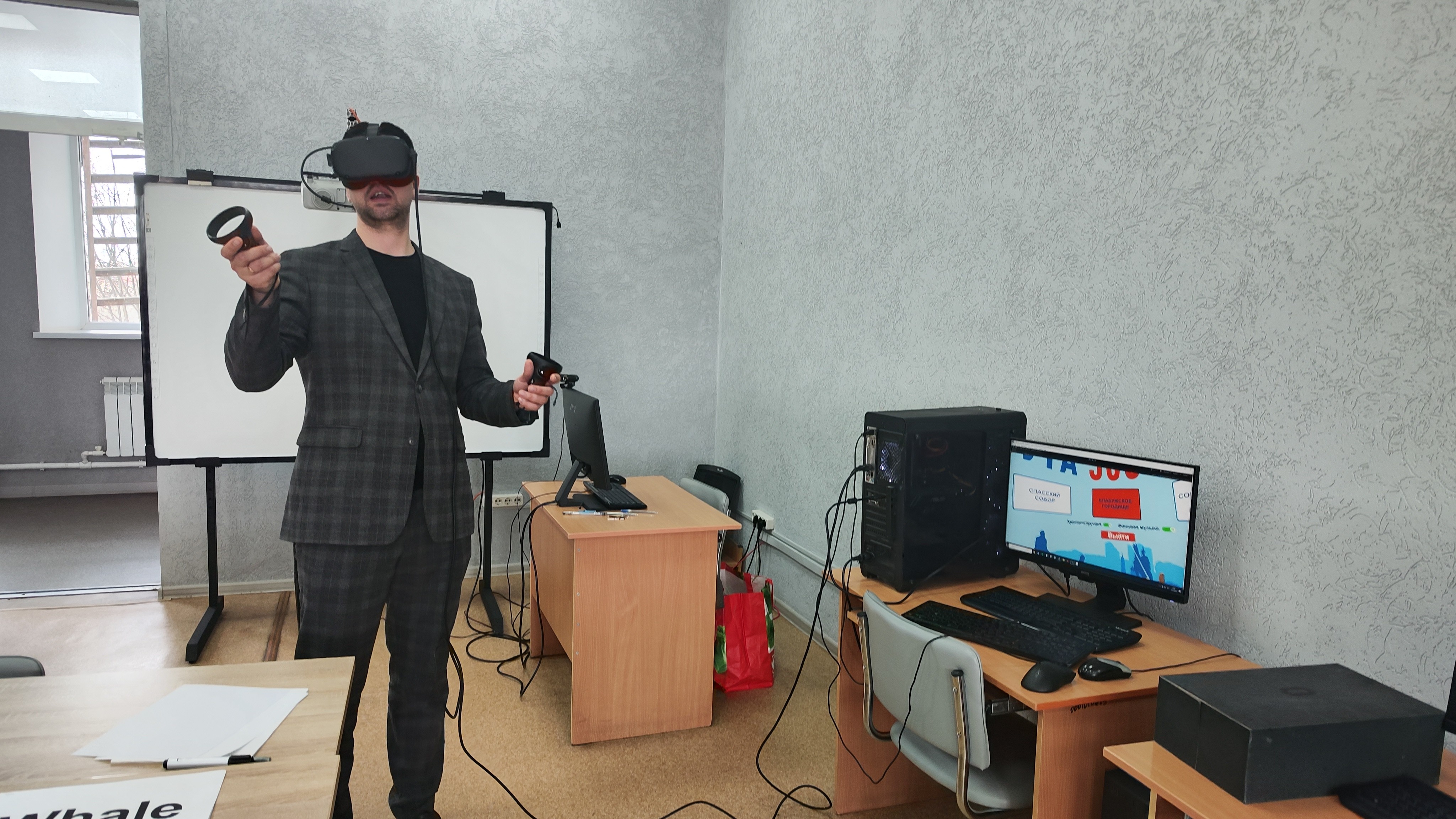 Учителя математики и информатики освоили искусственный интеллект в Елабужском институте КФУ Учителя математики и информатики освоили искусственный интеллект в Елабужском институте КФУ